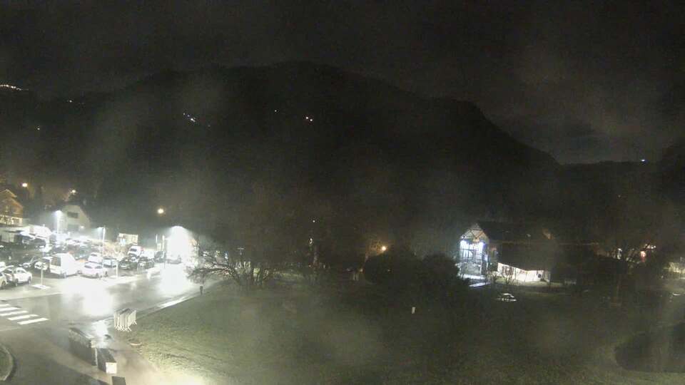 Webcam au niveau de la mairie du village du Bourg d'Oisans, aux pieds de l'Alpe d'Huez et aux portes du parc des Écrins