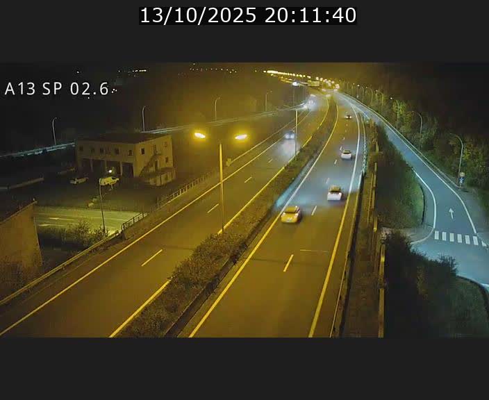 Traffic live webcam Luxembourg Sanem - A13 direction Pétange - BK 2.6