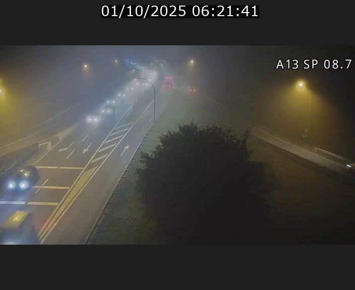 Traffic live webcam Luxembourg Jonction Lankelz - A13 direction Pétange - BK 8.7 