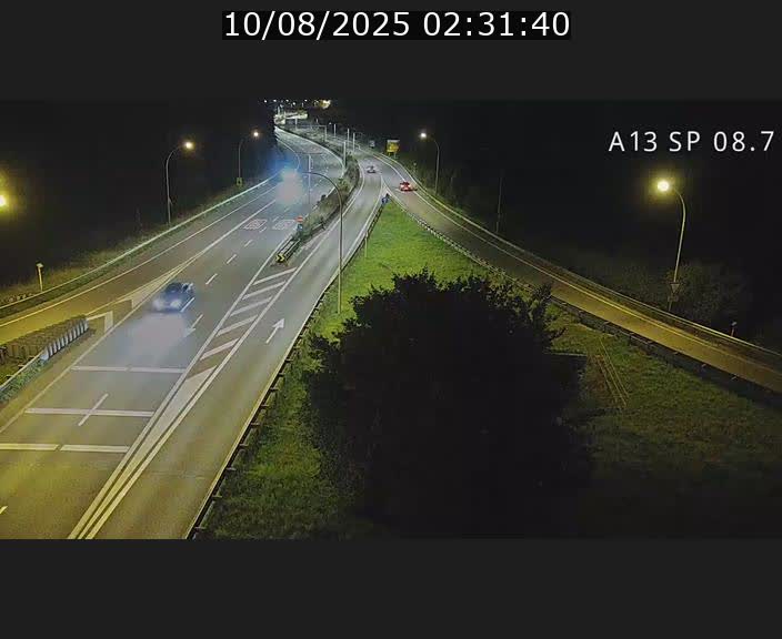 Traffic live webcam Luxembourg Jonction Lankelz - A13 direction Pétange - BK 8.7 