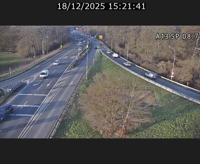 Traffic live webcam Luxembourg Jonction Lankelz - A13 direction Pétange - BK 8.7