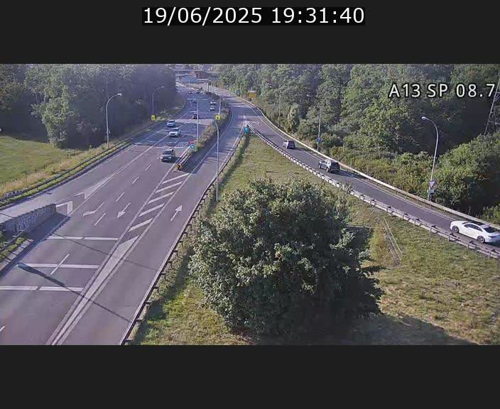 Traffic live webcam Luxembourg Jonction Lankelz - A13 direction Pétange - BK 8.7 