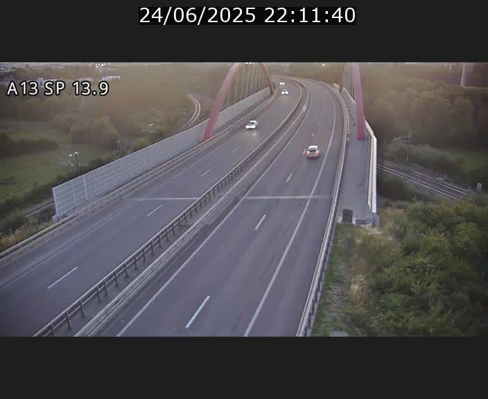 Traffic live webcam Luxembourg Kayl - A13 direction Esch-sur-Alzette/Luxembourg-ville - BK 13.9