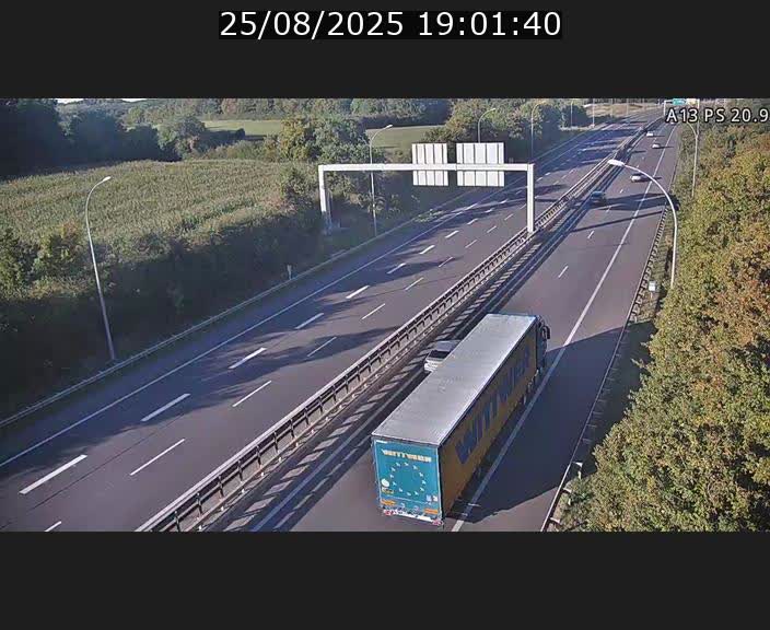 Traffic live webcam Luxembourg Croix de Bettembourg, rond-point d'Hellange - A13 direction Allemagne - BK 20.9