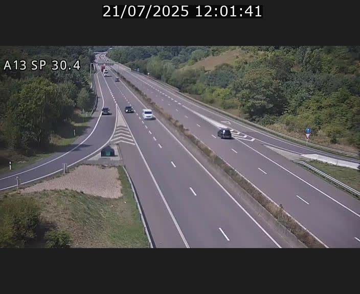 Traffic live webcam Luxembourg Altwies - A13 direction Luxembourg-ville - BK 30.4