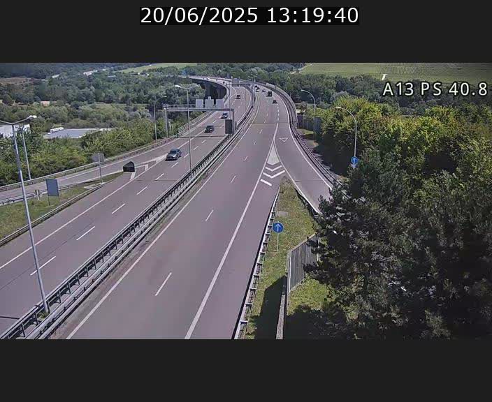 Webcam autoroute A13 à la sortie est du tunnel Markusbierg à Schengen. Vue sur le pont de la Moselle, vers l'Allemagne