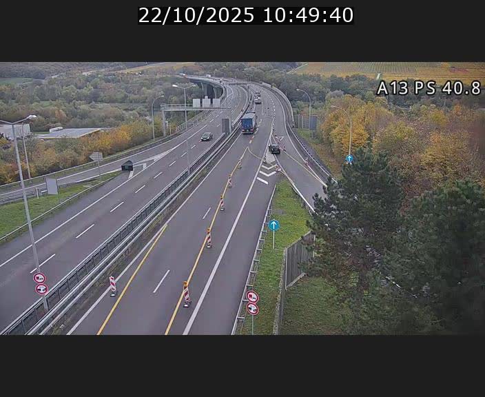 Webcam autoroute A13 à la sortie est du tunnel Markusbierg à Schengen. Vue sur le pont de la Moselle, vers l'Allemagne