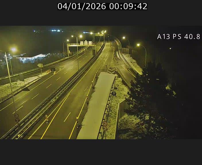 Webcam autoroute A13 à la sortie est du tunnel Markusbierg à Schengen. Vue sur le pont de la Moselle, vers l'Allemagne