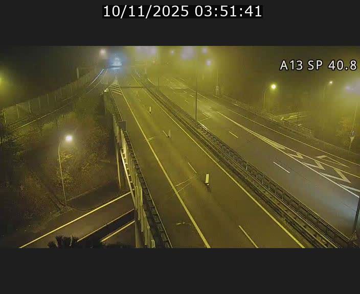 Webcam avec vue sur l'entrée côté allemand du tunnel Markusbierg à Schengen. Vue orientée vers le tunnel et Bettembourg