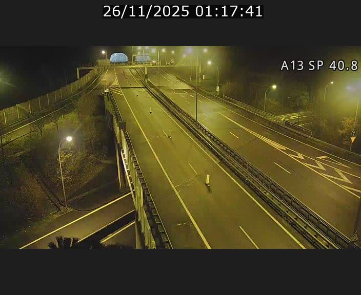 Webcam avec vue sur l'entrée côté allemand du tunnel Markusbierg à Schengen. Vue orientée vers le tunnel et Bettembourg