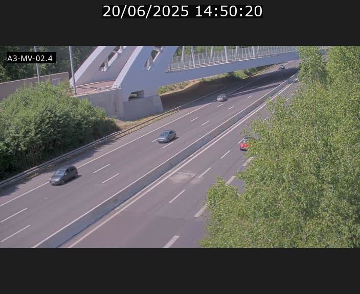 Webcam autoroute de la France (A3) au Luxembourg à Fentange, à proximité de la Croix de Gasperich. Vue orientée vers la Cloche d'Or