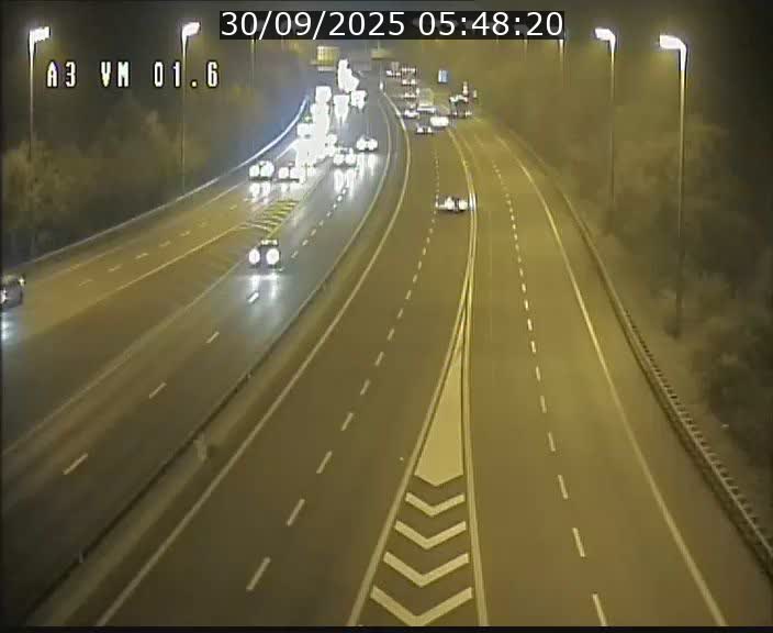 Traffic live webcam Luxembourg - Croix de Gasperich - A3 - BK 1.6 - direction France/Aire de Berchem