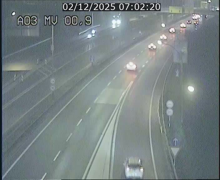 Traffic live webcam Luxembourg Croix de Gasperich - A3 - BK 0.4 - direction Luxembourg