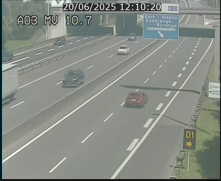 Traffic live webcam Luxembourg Croix de Bettembourg - A3 - BK 10.7 - direction France