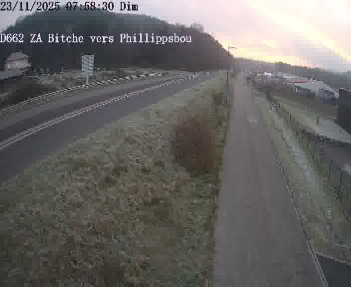 Caméra de trafic sur D662 (France) à Bitche, orientée vers Phillippsbourg, permettant d’évaluer fluidité, incidents et densité automobile.