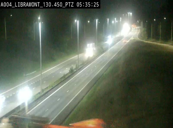 Webcam E411 à hauteur de la sortie 25 de Libramont menant vers Bouillon, Sedan et Reims via la N89. Vue orientée vers Bruxelles