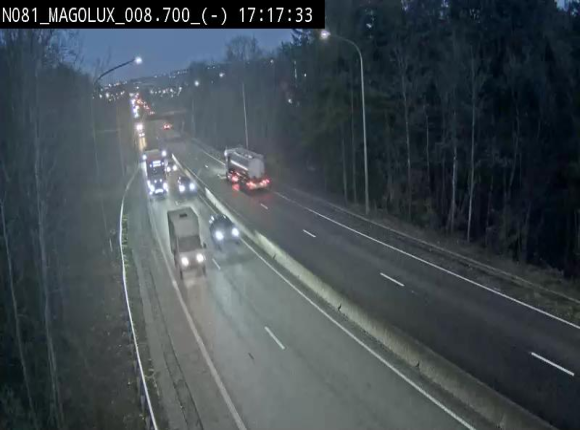 Webcam sur la N81 (E411) à hauteur de la jonction avec la N883. Vue orientée vers Arlon