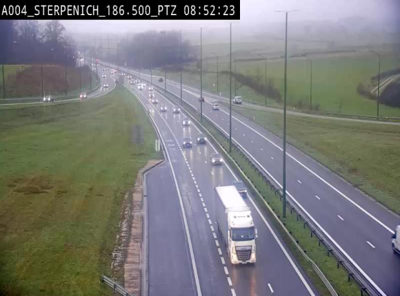 Webcam E411 à Sterpenich en Belgique près de la frontière du Luxembourg. Vue orientée vers Bruxelles