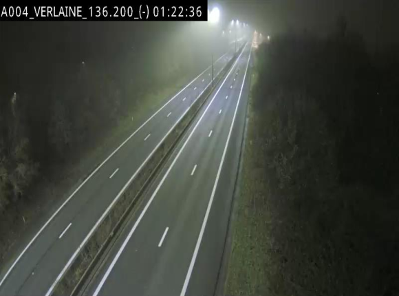 Webcam sur l'E411 à hauteur du pont surplombant la N40, à proximité de la sortie 26 Verlaine - Libramont-Chevigny. Vue orientée vers Namur