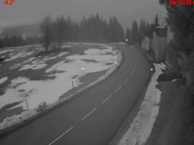 Webcam en haut du col du Ballon d'Alsace sur la D465 à 1075 mètres d'altitude dans les Vosges