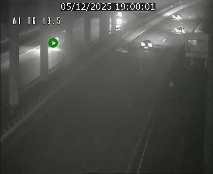 Traffic live webcam Luxembourg Senningen - A1 direction Luxembourg - BK 13.5