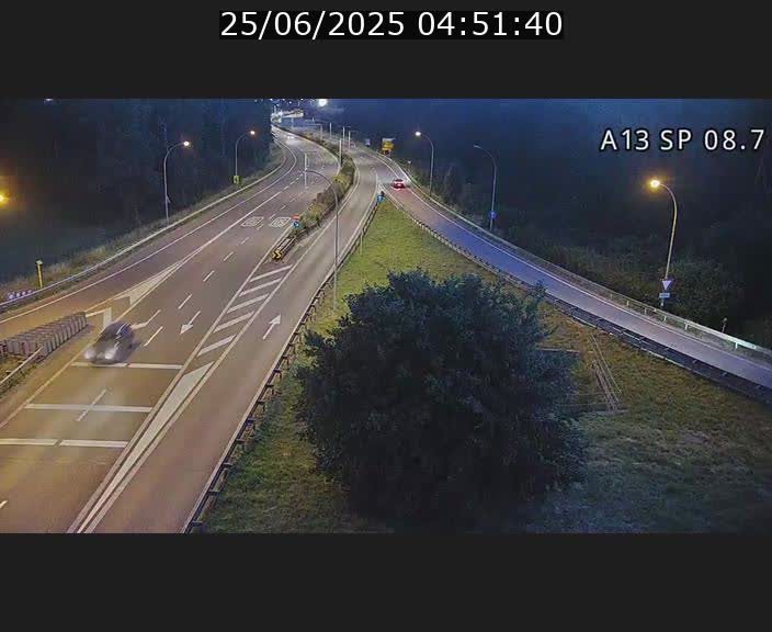 Traffic live webcam Luxembourg Jonction Lankelz - A13 direction Pétange - BK 8.7 