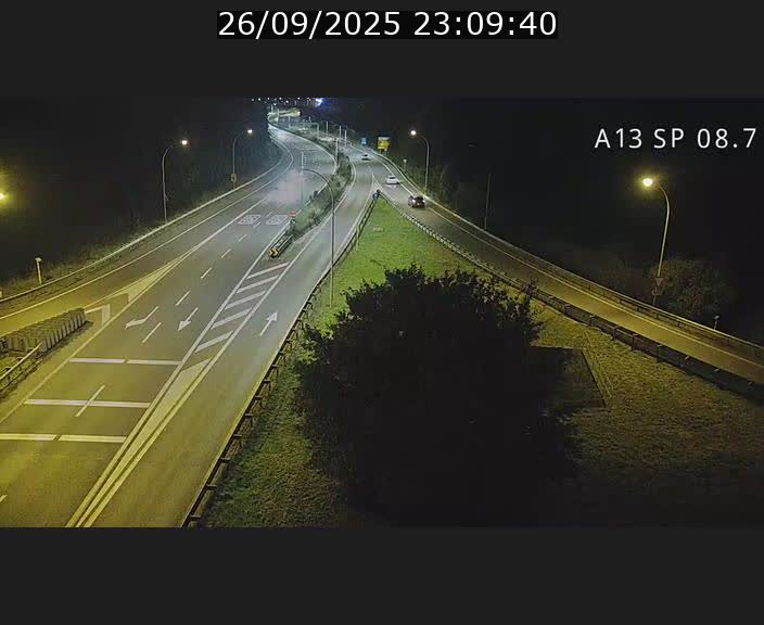 Traffic live webcam Luxembourg Jonction Lankelz - A13 direction Pétange - BK 8.7 