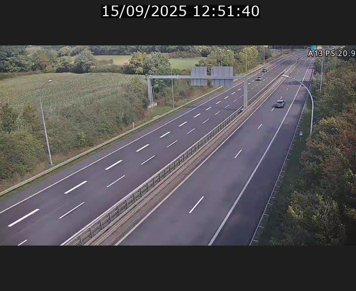 Traffic live webcam Luxembourg Croix de Bettembourg, rond-point d'Hellange - A13 direction Allemagne - BK 20.9