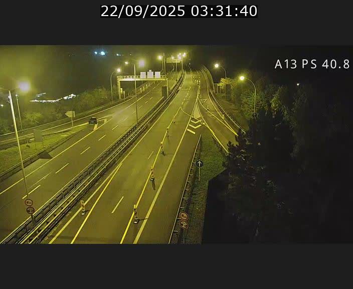 Webcam autoroute A13 à la sortie est du tunnel Markusbierg à Schengen. Vue sur le pont de la Moselle, vers l'Allemagne