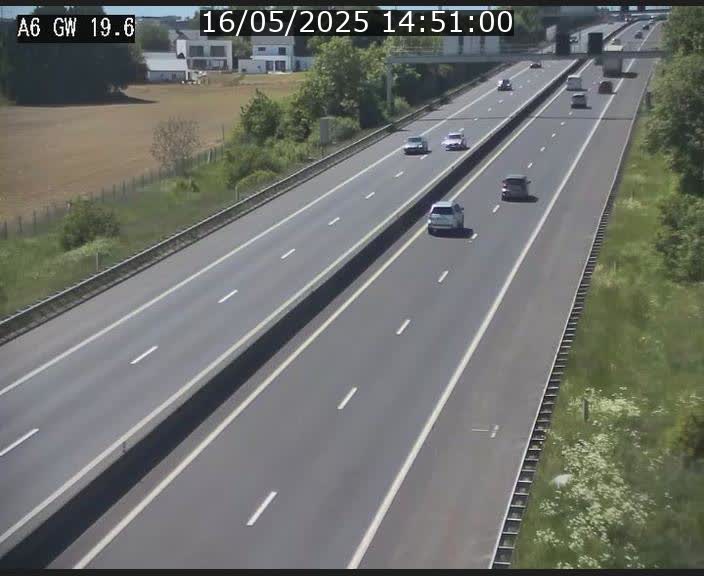 Traffic live webcam Luxembourg - Steinfort - A6 - BK 19.6 - direction Belgique