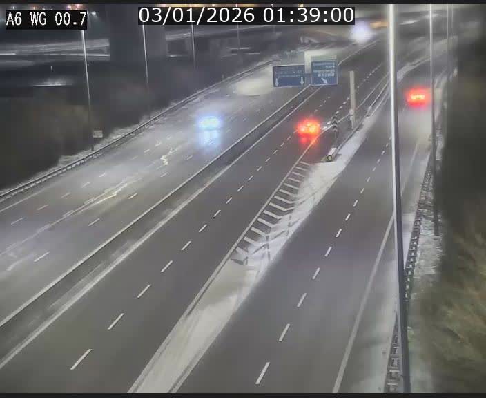 Traffic live webcam Luxembourg Croix de Cessange - A6 - BK 0.7 - direction A3 France