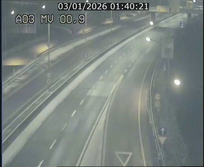 Traffic live webcam Luxembourg Croix de Gasperich - A3 - BK 0.4 - direction Luxembourg