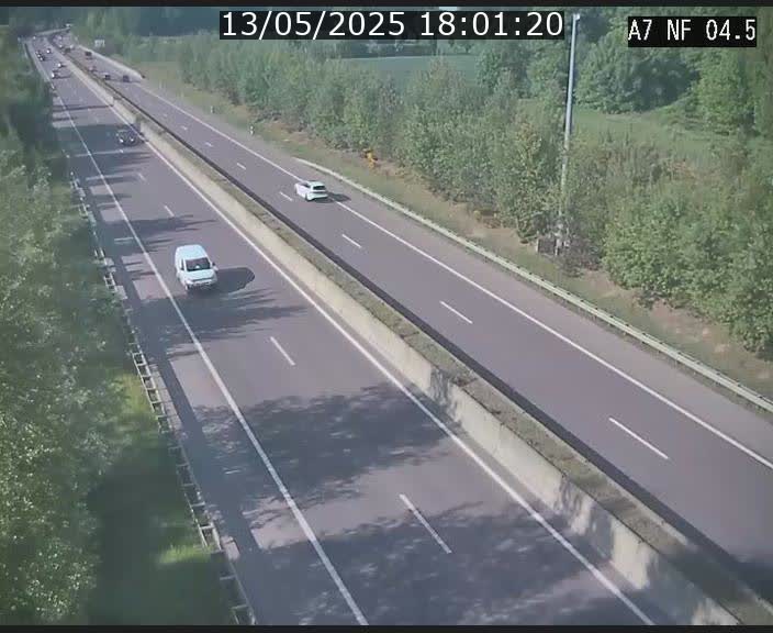 Caméra autoroute Luxembourg A7 - Passage à gibier Rëngelbour - direction Tunnel Grouft