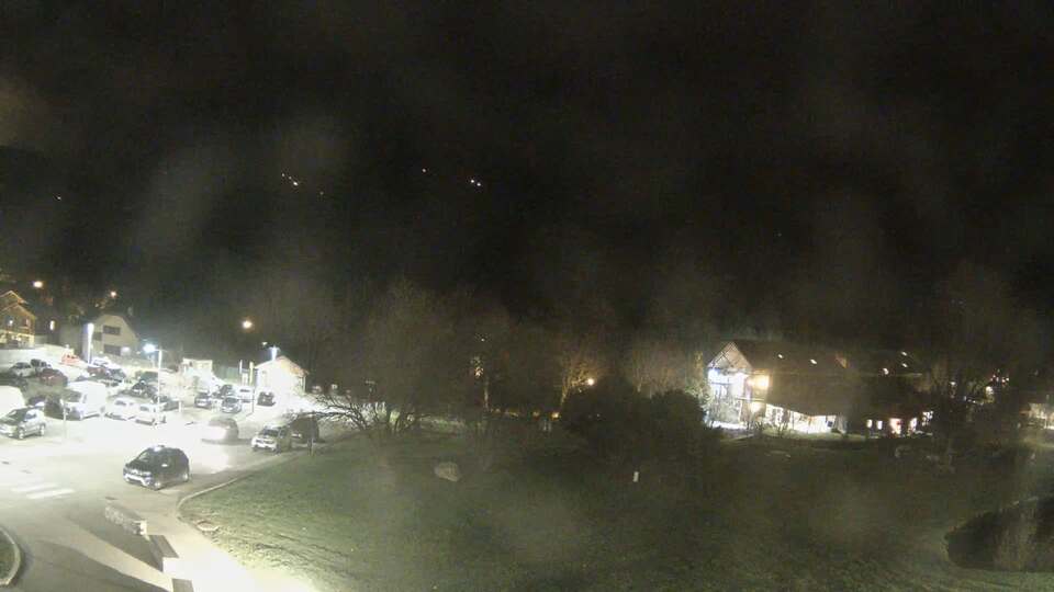 Webcam au niveau de la mairie du village du Bourg d'Oisans, aux pieds de l'Alpe d'Huez et aux portes du parc des Écrins