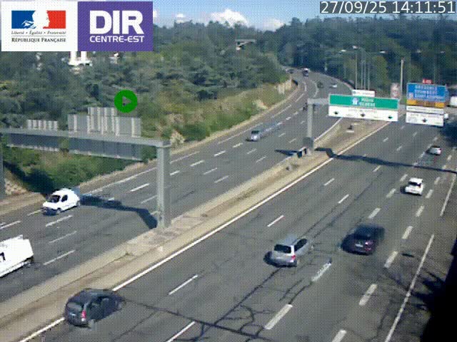 Caméra de circulation routière sur le boulevard périphérique Laurent Bonnevay de Lyon (D383) à hauteur de Bron, avant la jonction avec l'A43. Vue orientée vers l'échangeur