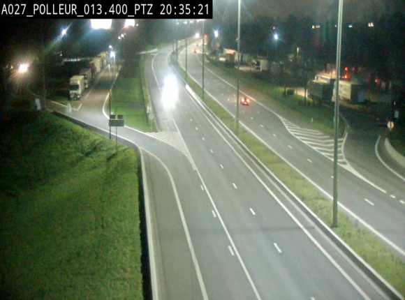 Webcam A27/E42 avec vue sur le parking de l'aire de Polleur, après le Viaduc de Polleur à Theux. Vue orientée vers Liège