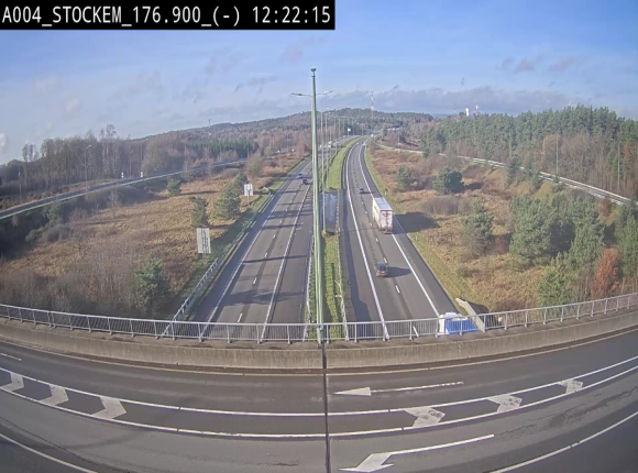 Webcam à hauteur de la sortie 30 Fouches - Stockem sur l'E411, menant sur la N83. Vue orientée vers Namur