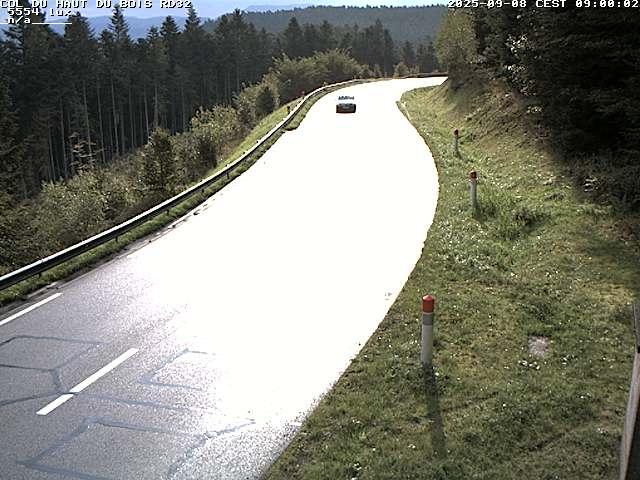 Webcam à 406 mètres d'altitude au niveau du col du haut du bois sur la RD32