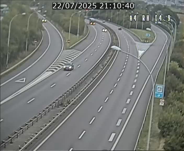 Traffic live webcam Luxembourg Leudelange - A4 - BK 4.9 - direction Luxembourg