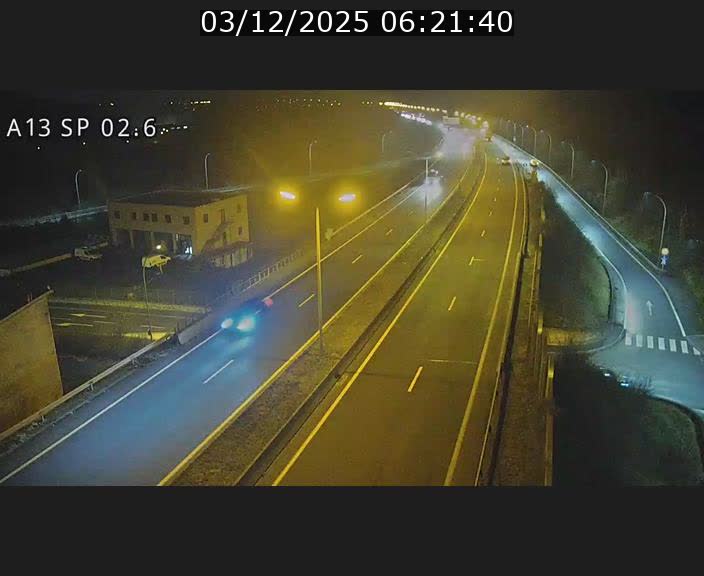 Traffic live webcam Luxembourg Sanem - A13 direction Pétange - BK 2.6