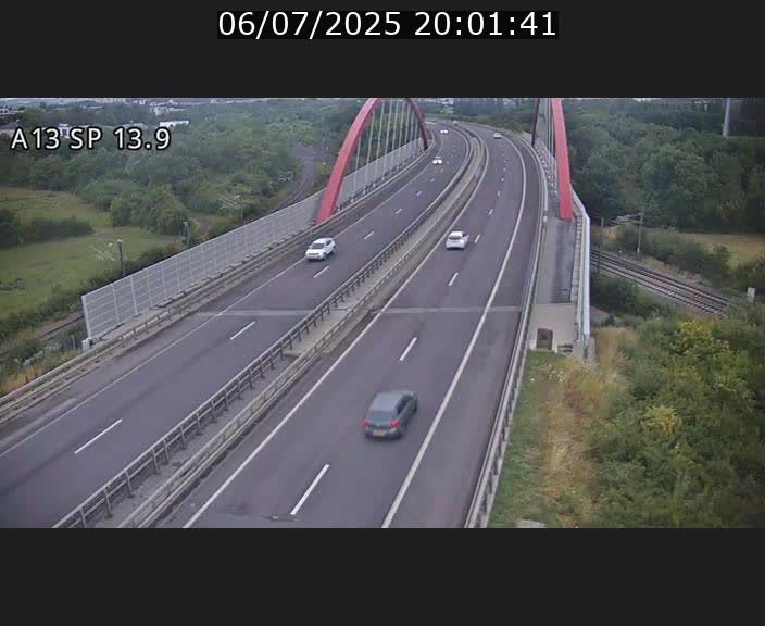 Traffic live webcam Luxembourg Kayl - A13 direction Esch-sur-Alzette/Luxembourg-ville - BK 13.9