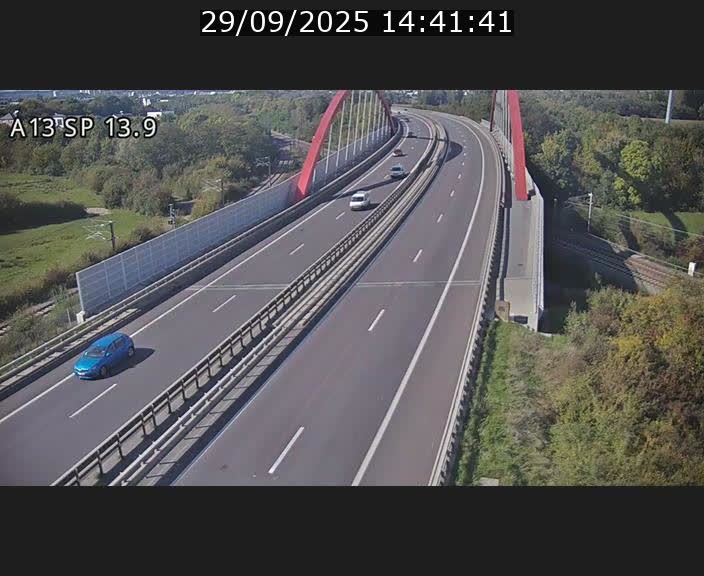 Traffic live webcam Luxembourg Kayl - A13 direction Esch-sur-Alzette/Luxembourg-ville - BK 13.9