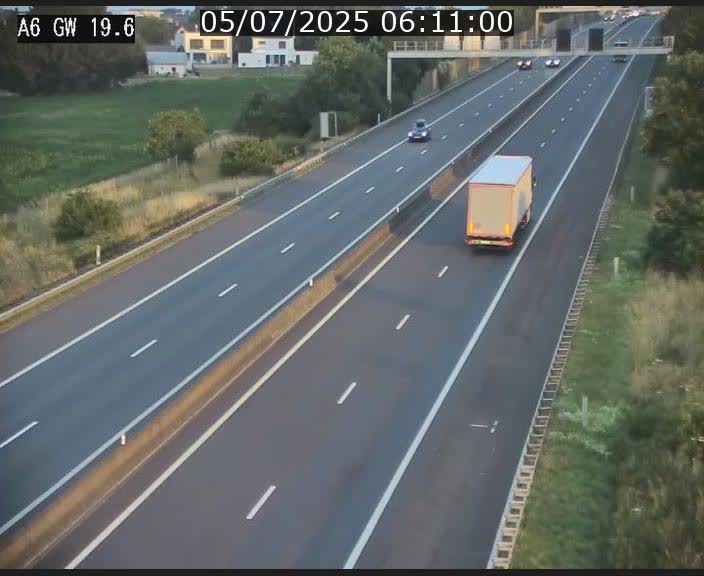 Traffic live webcam Luxembourg - Steinfort - A6 - BK 19.6 - direction Belgique