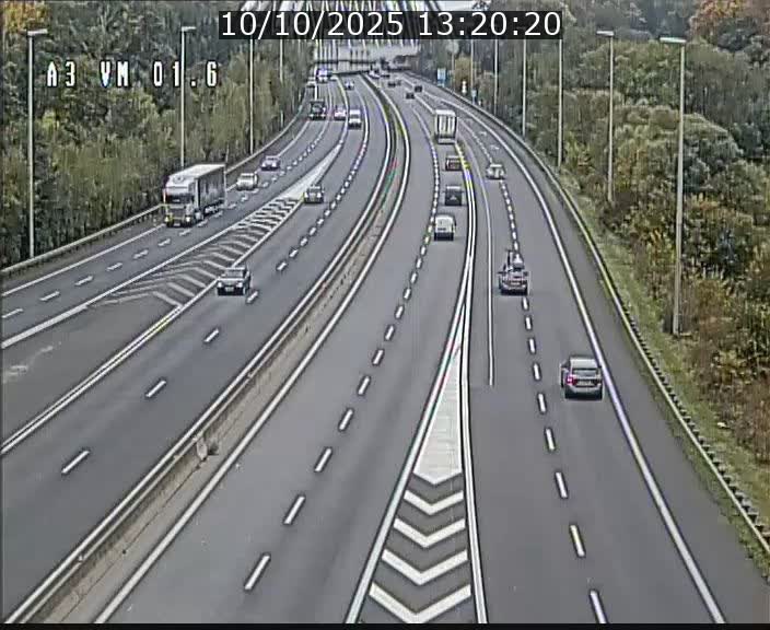 Traffic live webcam Luxembourg - Croix de Gasperich - A3 - BK 1.6 - direction France/Aire de Berchem