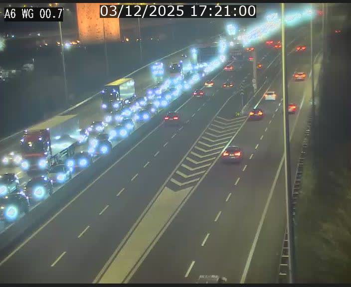 Traffic live webcam Luxembourg Croix de Cessange - A6 - BK 0.7 - direction A3 France