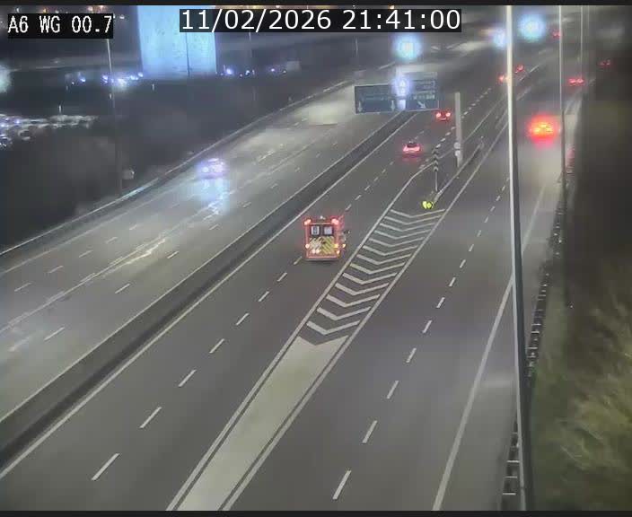 Traffic live webcam Luxembourg Croix de Cessange - A6 - BK 0.7 - direction A3 France