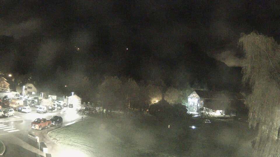 Webcam au niveau de la mairie du village du Bourg d'Oisans, aux pieds de l'Alpe d'Huez et aux portes du parc des Écrins