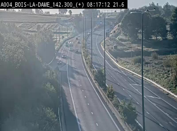 Webcam située entre la sortie 29 Neufchâteau et la jonction avec l'E25 en direction de Liège et Luxembourg