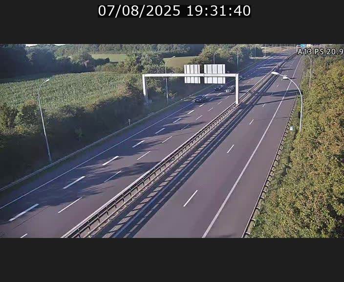Traffic live webcam Luxembourg Croix de Bettembourg, rond-point d'Hellange - A13 direction Allemagne - BK 20.9