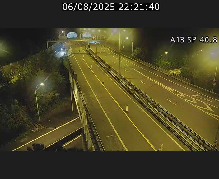 Webcam avec vue sur l'entrée côté allemand du tunnel Markusbierg à Schengen. Vue orientée vers le tunnel et Bettembourg